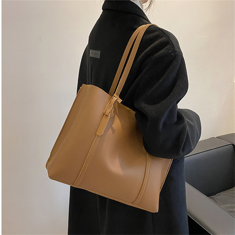 Classic Black Faux Leather Tot - огляд і ціна Leather Work Handbags For Women