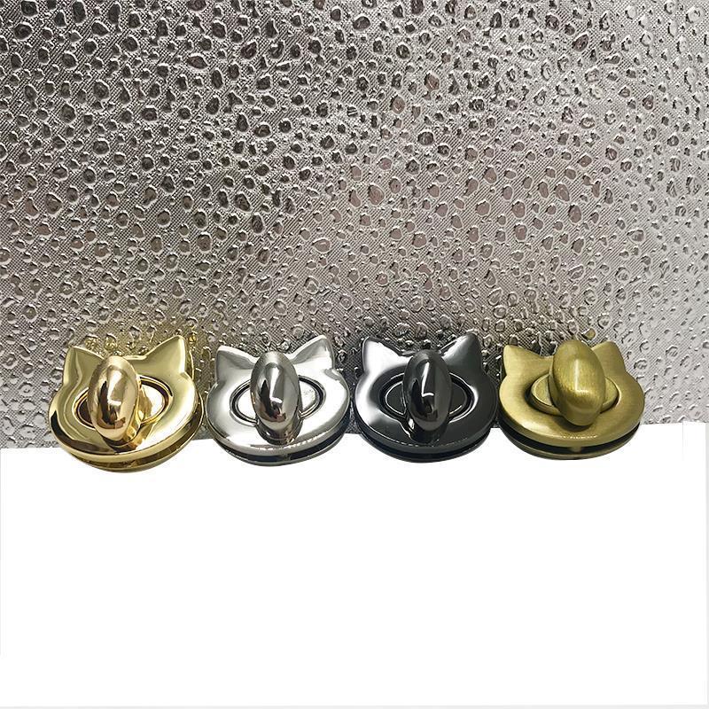۞ Cute Cat/Bird Clasp Locks Me - огляд і ціна Leatherwork Hardware